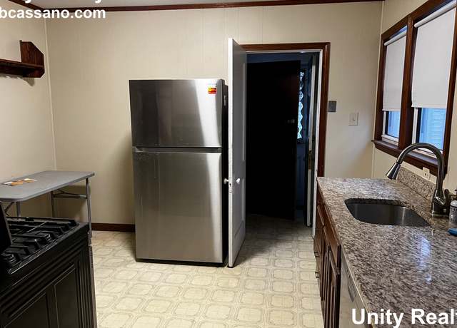Photo of 19 High St Unit 1, Somerville, MA 02144