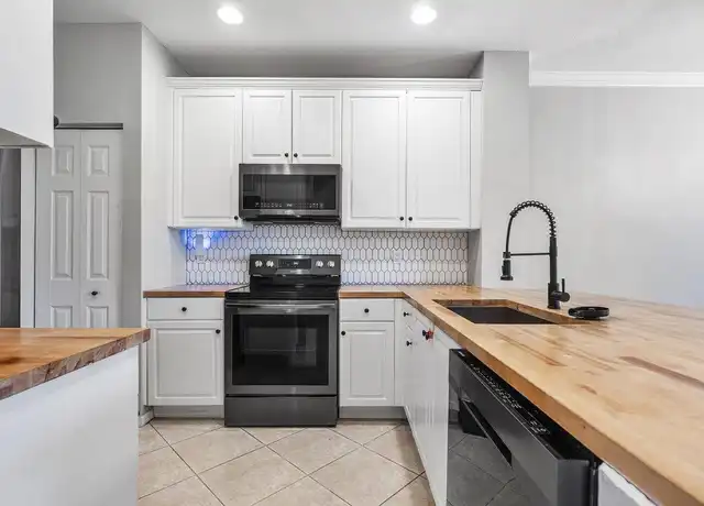 Property at 173 Coconut Key Ln, Delray Beach, FL, 33484, 2 beds, 2.5 baths, [object Object]