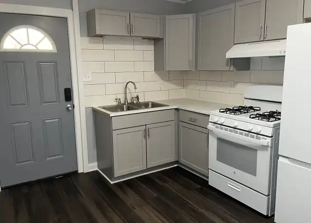 Property at 2007 Washington Ave Unit 4, Racine, WI, 53403, 1 bed, 1 bath, [object Object]