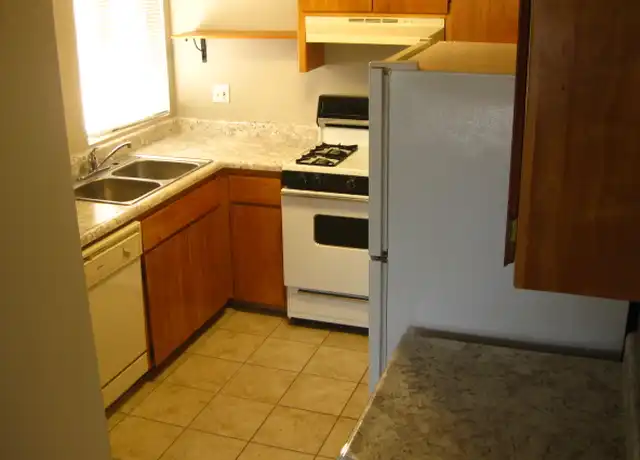 Property at 2530 Hartnell Ave Unit 6, Redding, CA, 96002, 2 beds, 1.5 baths, [object Object]