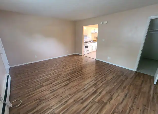 Property at 1329 N Linden St Unit 6, Bloomington, IL, 61701, 2 beds, 1 bath, [object Object]