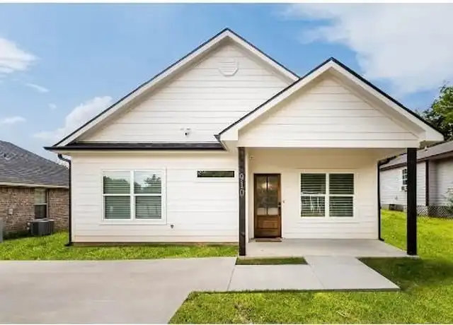Property at 910 W Johnson St, Denison, TX, 75020, 3 beds, 2 baths, [object Object]