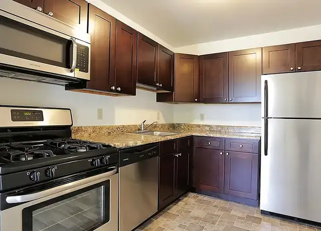 Property at York Apartments - 2000 Maplewood Dr, York, PA, 17403, 1 bed, 1 bath, [object Object]