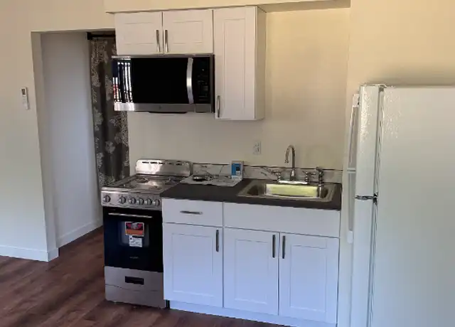 Property at 2306 NE 154th Cir, Vancouver, WA, 98686, 1 bed, 1 bath, [object Object]