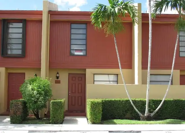 Property at 1392 NW 97th Ter, Pembroke Pines, FL, 33024, 2 beds, 3 baths, [object Object]