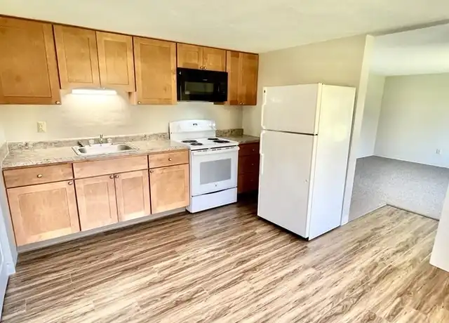 Property at 72A E High St Unit B, Yoe, PA, 17313, 2 beds, 1 bath, [object Object]