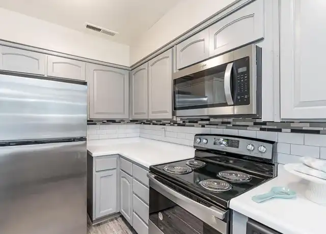 Property at Torrey Ridge - 222 S Clovis Ave, Fresno, CA, 93727, 1 bed, 1 bath, [object Object]