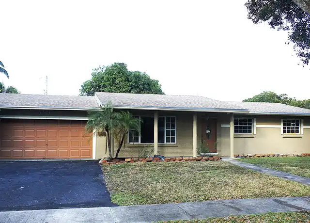 Property at 5221 SW 5th St, Plantation, FL, 33317, 3 beds, 3 baths, [object Object]