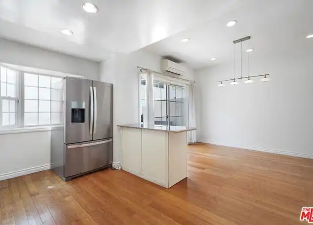 Property at 1125 16th St, Santa Monica, CA, 90403, 2 beds, 3 baths, [object Object]
