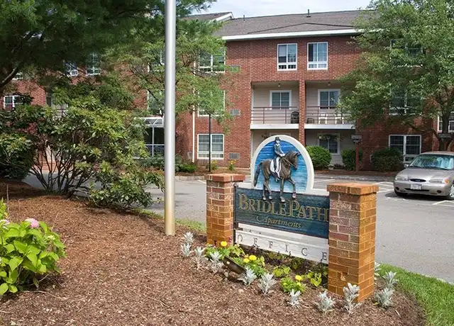Property at 164 Bittersweet Ln Unit 102, Randolph, MA, 02368, 2 beds, 1 bath, [object Object]