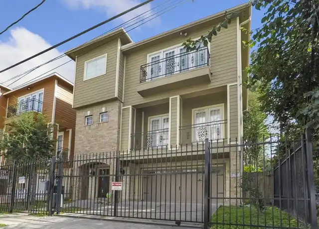Property at 2736 Cortlandt St Unit C, Houston, TX, 77008, 3 beds, 3.5 baths, [object Object]