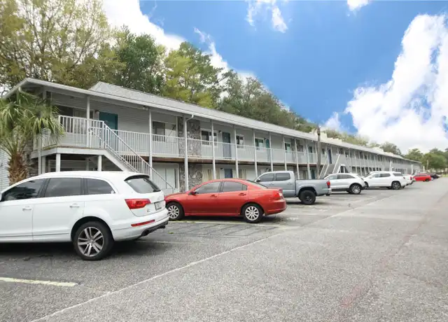 Property at 201 College Blvd E #27, Niceville, FL, 32578, 1 bed, 1 bath, [object Object]
