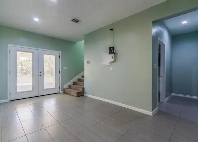 Property at 229 Bishop St Unit 6, Livingston, TX, 77351, 2 beds, 1 bath, [object Object]