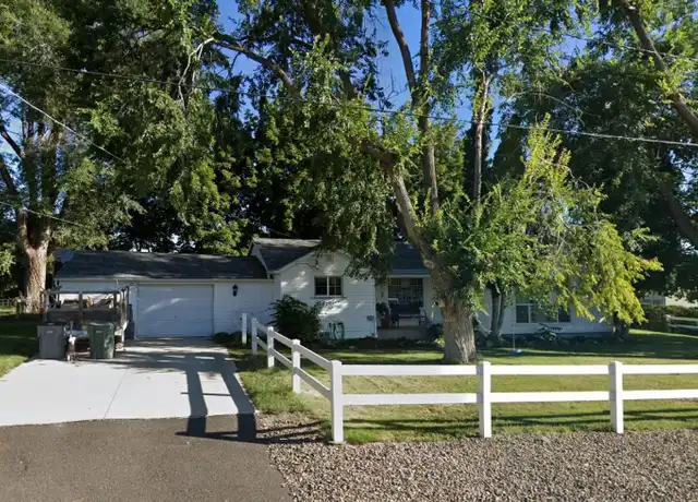 Property at 407 K Ave, La Grande, OR, 97850, 2 beds, 1 bath, [object Object]