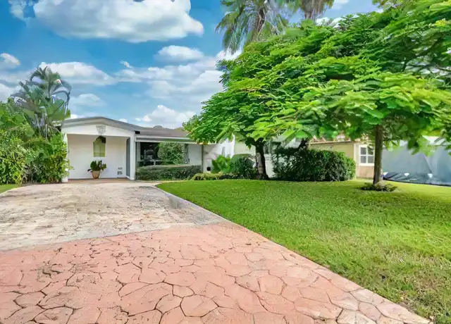 Property at 7051 SW 11th St, Pembroke Pines, FL, 33023, 4 beds, 2 baths, [object Object]