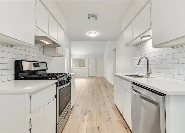 Property at 1602 W Braker Ln Unit B, Austin, TX, 78758, 2 beds, 1 bath, [object Object]