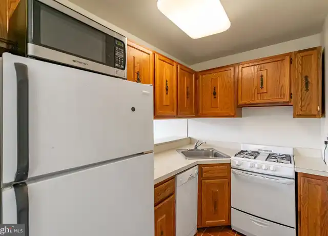Property at 830 South St Unit 2F, Philadelphia, PA, 19147, 1 bed, 1 bath, [object Object]