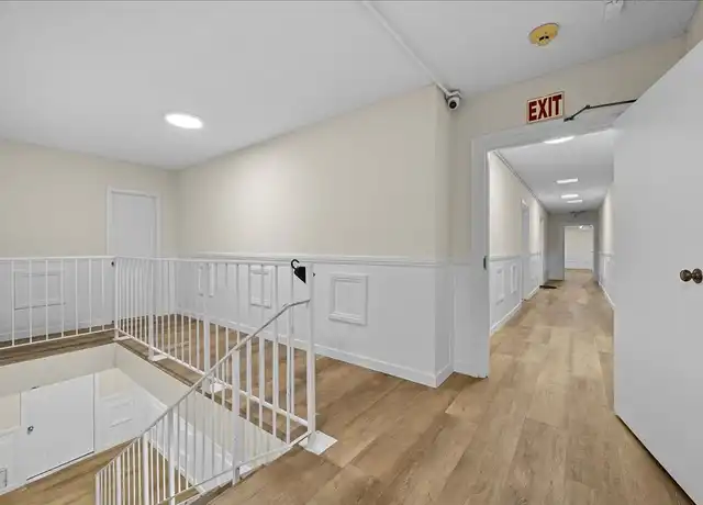 Property at 6831 Independence Ave, Canoga Park, CA, 91303, 1 bed, 1 bath, [object Object]