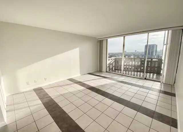 Property at 2016 Main St #1612, Houston, TX, 77002, 0 beds, 1 bath, [object Object]