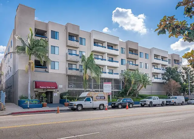 Photo of 914 S Wilton Pl, Los Angeles, CA 90019