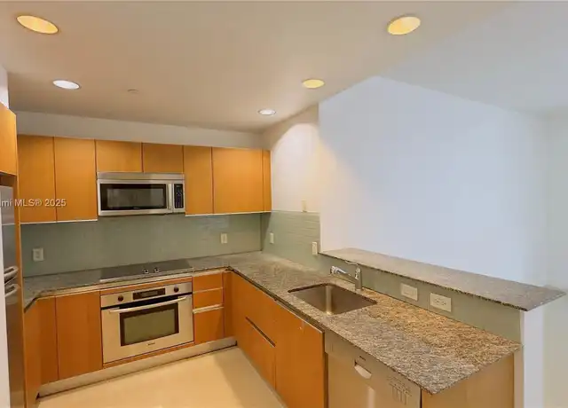 Property at 1050 Brickell Ave, Miami, FL, 33131, 0 beds, 1 bath, [object Object]