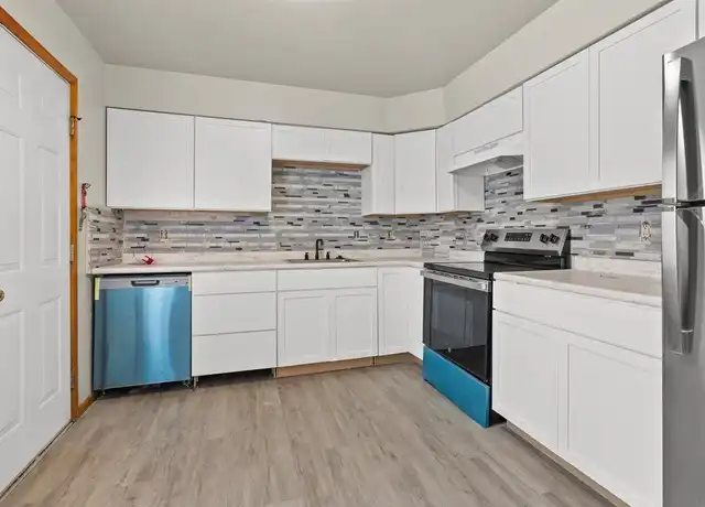 Property at 1416 Starview Dr Unit A, Cedar Falls, IA, 50613, 4 beds, 1 bath, [object Object]