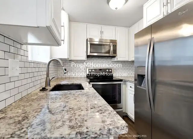Property at 3225 SE Alder Ct Unit 6, Portland, OR, 97214, 2 beds, 1 bath, [object Object]