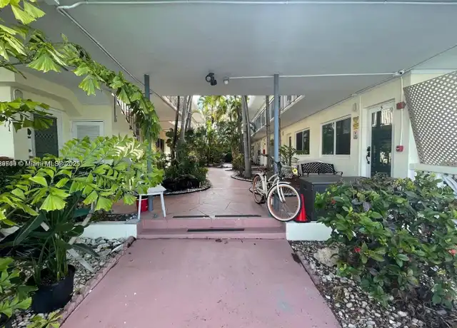 Property at 8040 Tatum Waterway Dr #3, Miami Beach, FL, 33141, 1 bed, 1 bath, [object Object]