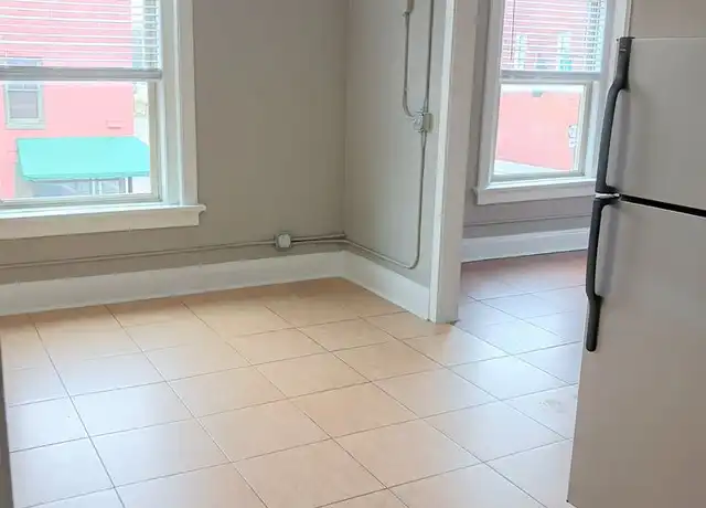 Property at 103 E Cedar St Unit 204, Franklin, KY, 42134, 1 bed, 1 bath, [object Object]