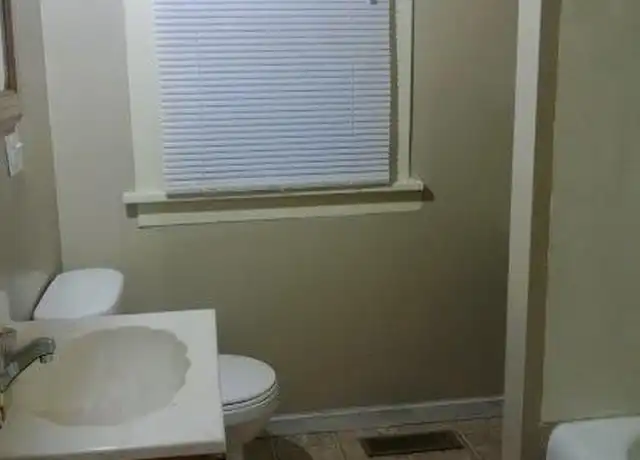 Property at 502 Cleveland Ave, South Bend, IN, 46628, 2 beds, 1 bath, [object Object]
