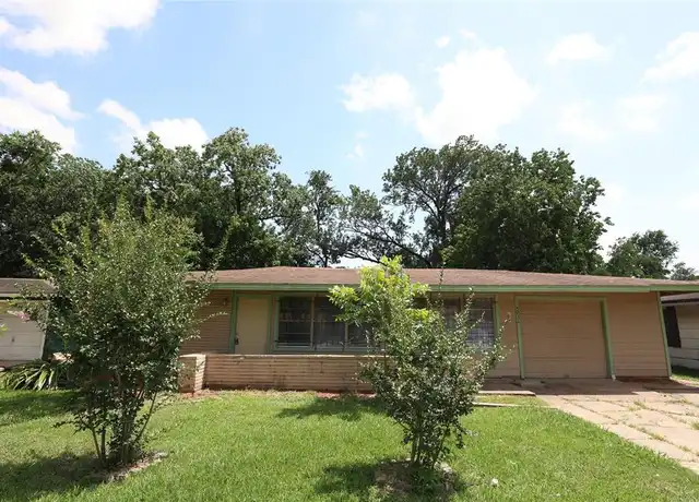 Property at 5734 Lyndhurst Dr, Houston, TX, 77033, 3 beds, 2 baths, [object Object]