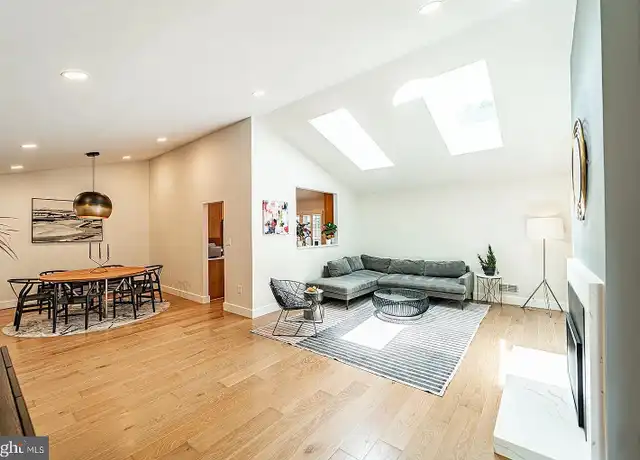 Property at 7913 Double Creek Ct, Springfield, VA, 22153, 3 beds, 3 baths, [object Object]