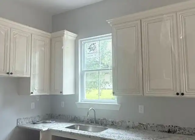 Property at 305 E 34th Ave, Covington, LA, 70433, 3 beds, 2 baths, [object Object]