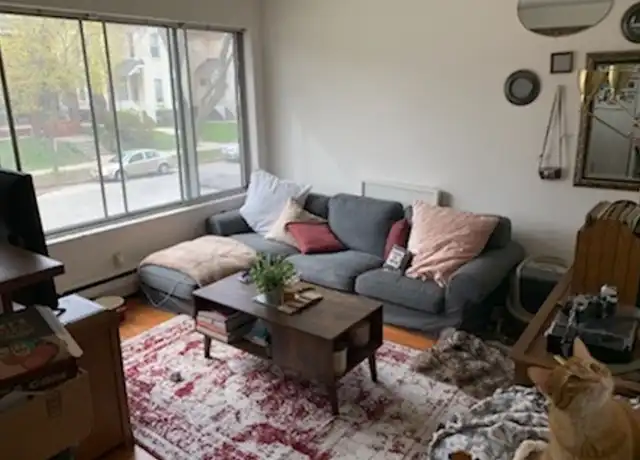 Property at 1652 N Humboldt Ave Unit 09, Milwaukee, WI, 53202, 1 bed, 1 bath, [object Object]
