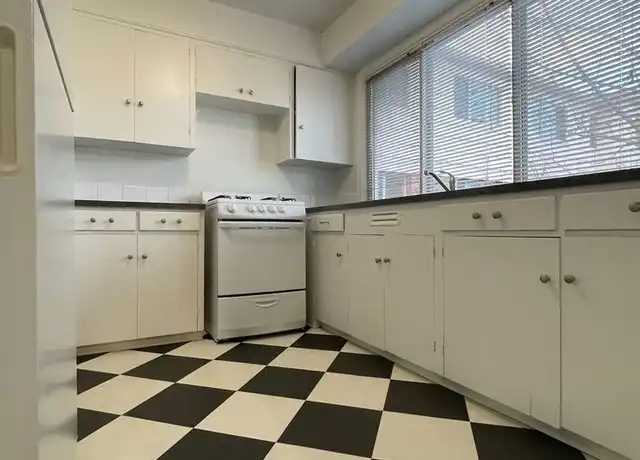 Property at 105 NE 61st Ave Unit 19, Portland, OR, 97213, 1 bed, 1 bath, [object Object]