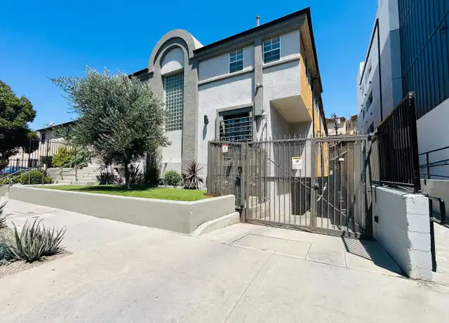 Property at 926 S Gramercy Dr Unit 205, Los Angeles, CA, 90019, 2 beds, 2 baths, [object Object]