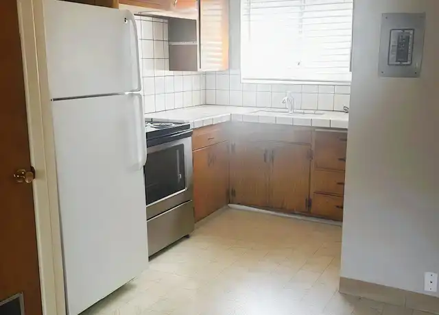 Property at 631 Broadway Unit 2, Gilroy, CA, 95020, 1 bed, 1 bath, [object Object]