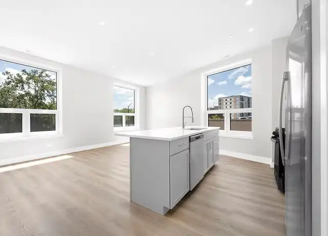 Property at 5071 N Northwest Hwy Unit 103, Chicago, IL, 60630, 2 beds, 2 baths, [object Object]