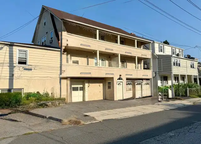 Property at 911 Lester Ave Unit 3R, Mamaroneck, NY, 10543, 2 beds, 1 bath, [object Object]