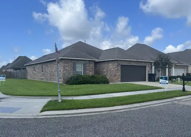 Property at 8676 Aston Ave, Baton Rouge, LA, 70820, 3 beds, 2 baths, [object Object]
