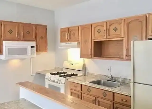 Property at 730 Noble Ave Unit 1, Bridgeport, CT, 06608, 2 beds, 1 bath, [object Object]