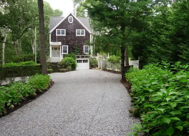 Property at 582 Water Mill Towd Rd, Southampton, NY, 11968, 5 beds, 5.5 baths, [object Object]