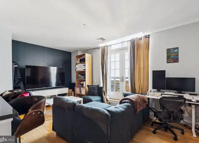 Property at 111 S 15th St Unit P304, Philadelphia, PA, 19102, 1 bed, 1 bath, [object Object]