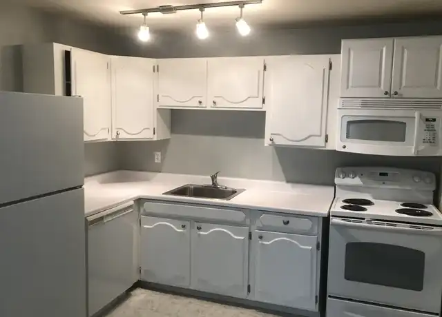 Property at 819 Nob Hill Ave N Unit 101, Seattle, WA, 98109, 2 beds, 1 bath, [object Object]