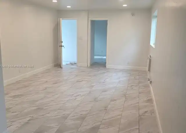 Property at 411 SE 3rd Ave Unit 5, Hallandale Beach, FL, 33009, 1 bed, 2 baths, [object Object]