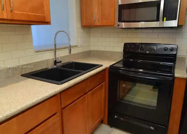 Property at 2935 NE 163rd St Unit 5U, North Miami Beach, FL, 33160, 1 bed, 1.5 baths, [object Object]