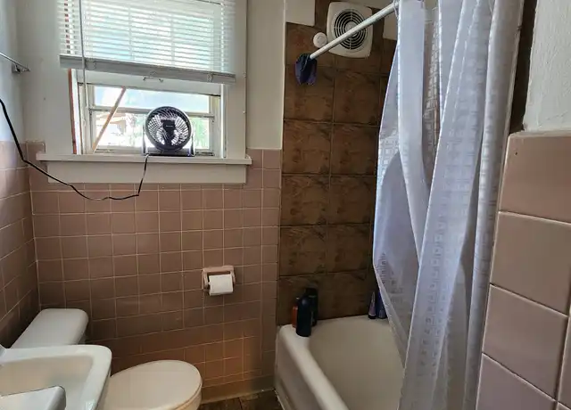 Property at 238 Broadway St, Eau Claire, WI, 54703, 3 beds, 1 bath, [object Object]