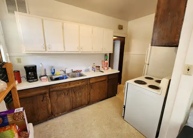 Property at 238 Broadway St, Eau Claire, WI, 54703, 3 beds, 1 bath, [object Object]