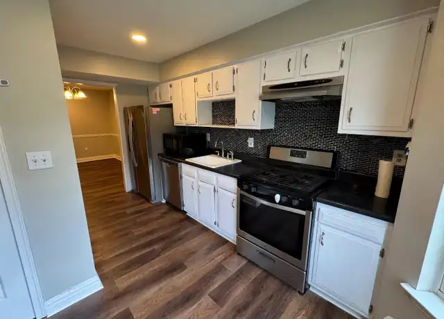 Property at 10 Cosgrove Ct, East Brunswick, NJ, 08816, 2 beds, 1.5 baths, [object Object]