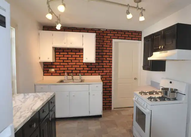 Property at 4 Fruit St Unit 2, Gloversville, NY, 12078, 2 beds, 1 bath, [object Object]